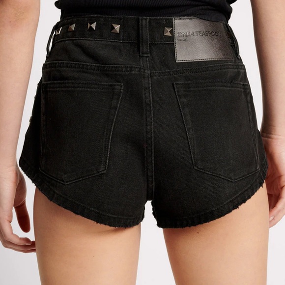 One Teaspoon Denim Studded shorts size 26. NWT - Picture 4 of 4